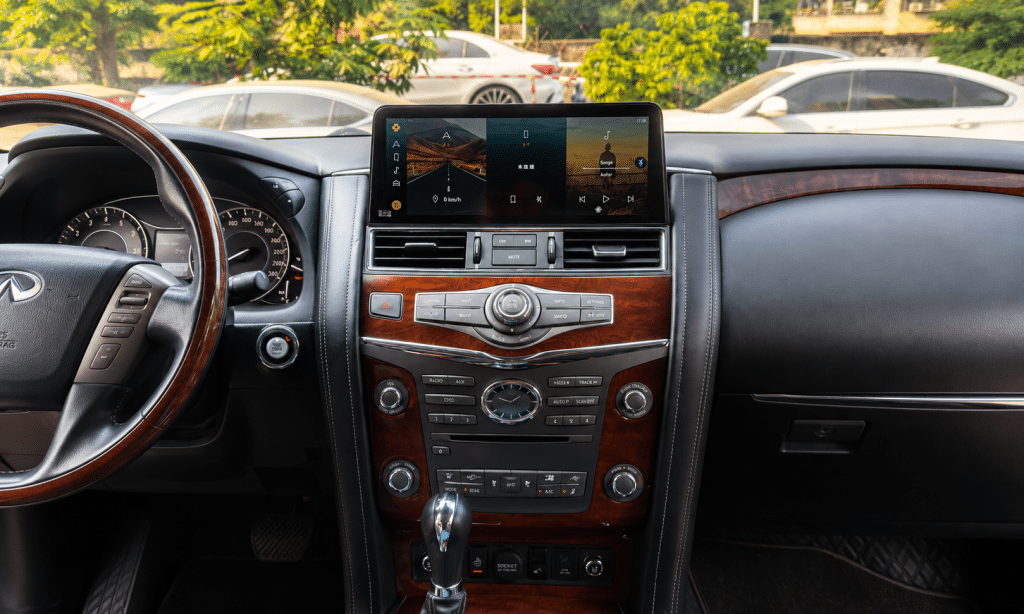 Nissan Patrol Y62 Android-hovedenhed